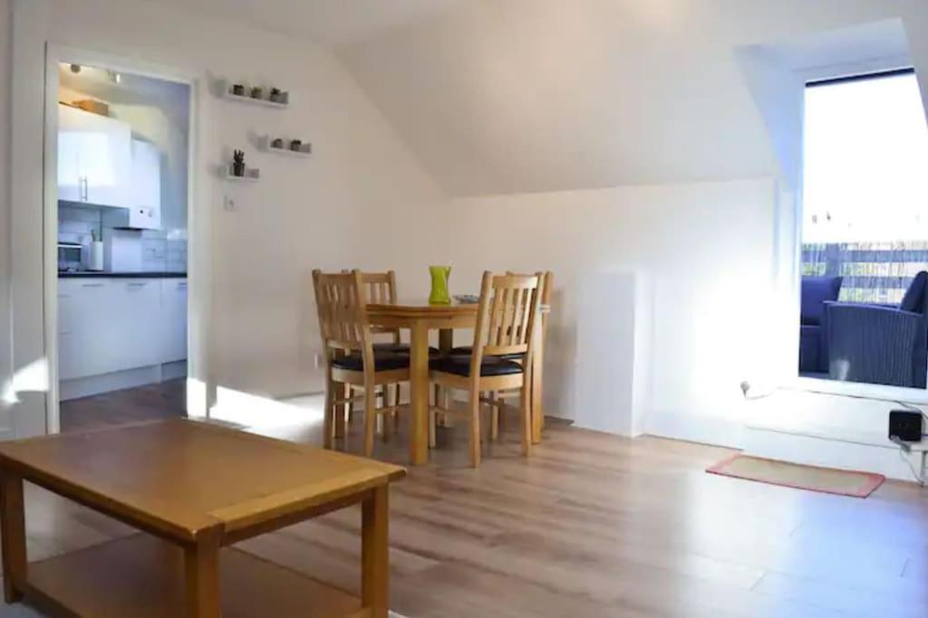 Spacious 1 Bedroom W/ Outdoor Terrace * Londra